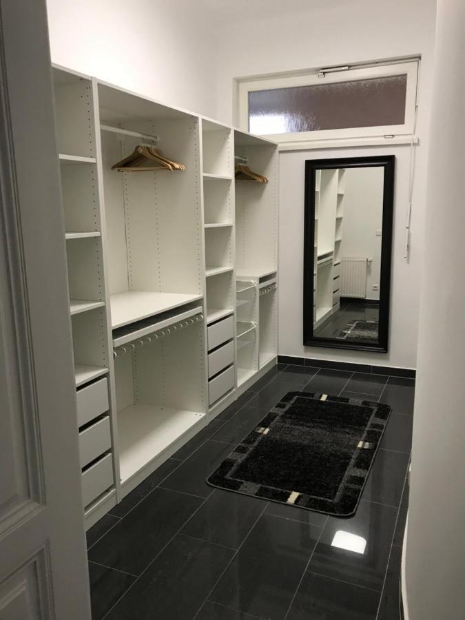 Apartments Near Schoenbrunn Palace Виена Екстериор снимка