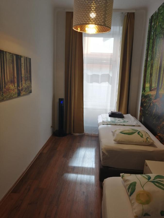 Apartments Near Schoenbrunn Palace Виена Екстериор снимка