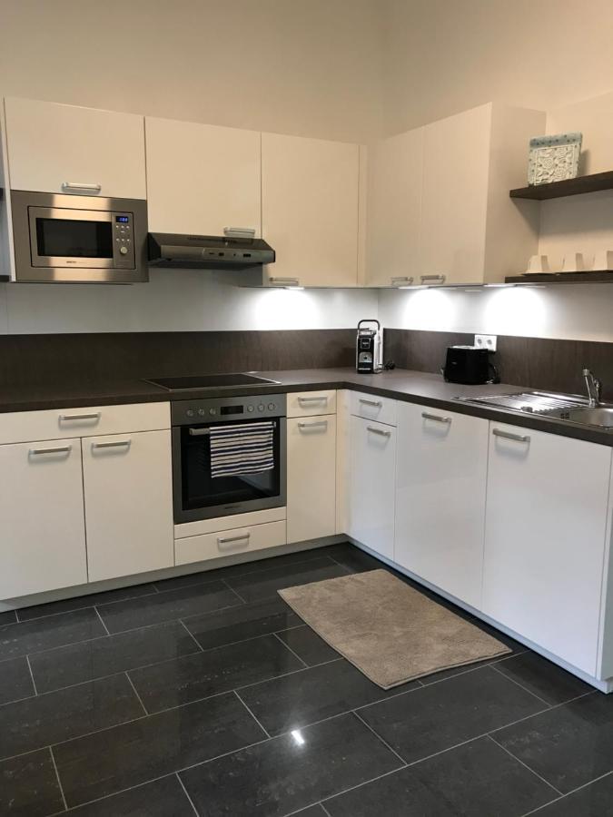 Apartments Near Schoenbrunn Palace Виена Екстериор снимка