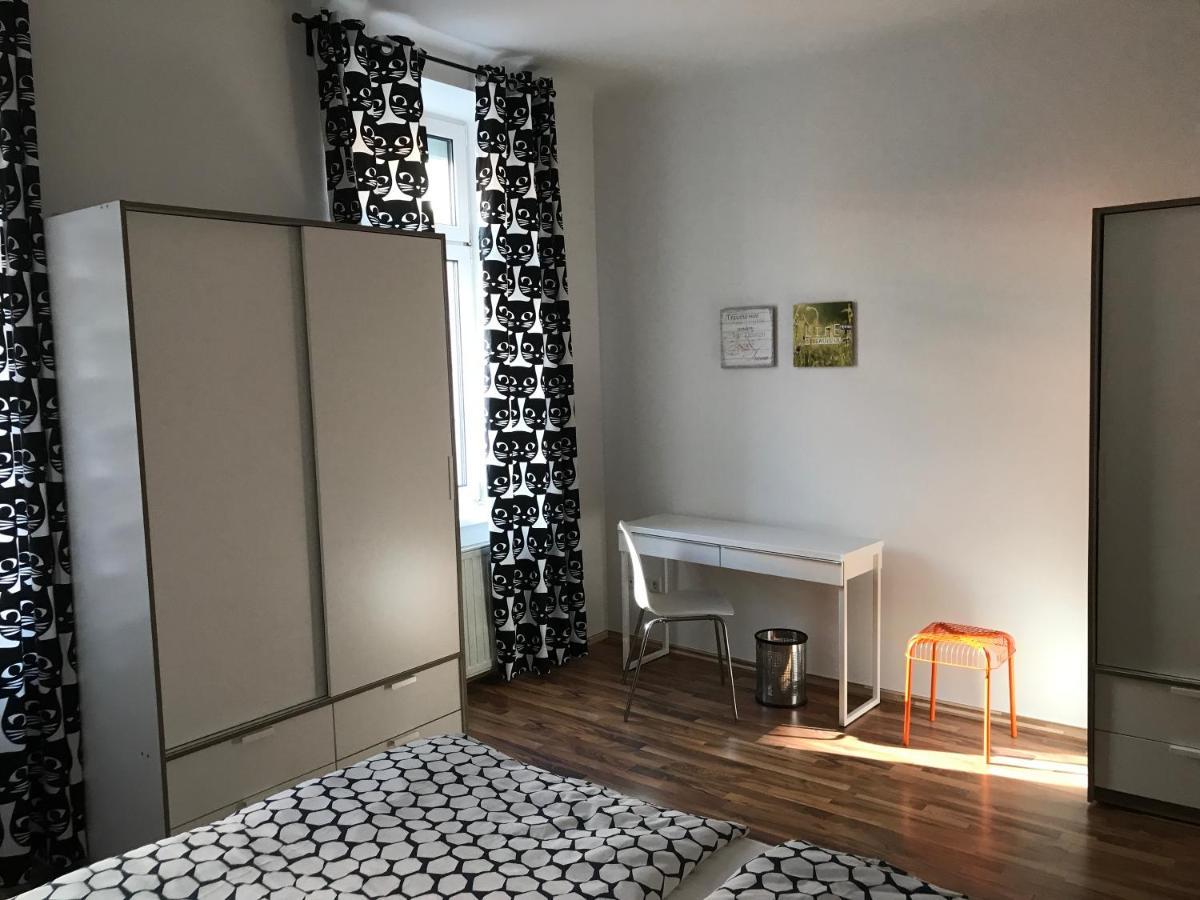 Apartments Near Schoenbrunn Palace Виена Екстериор снимка