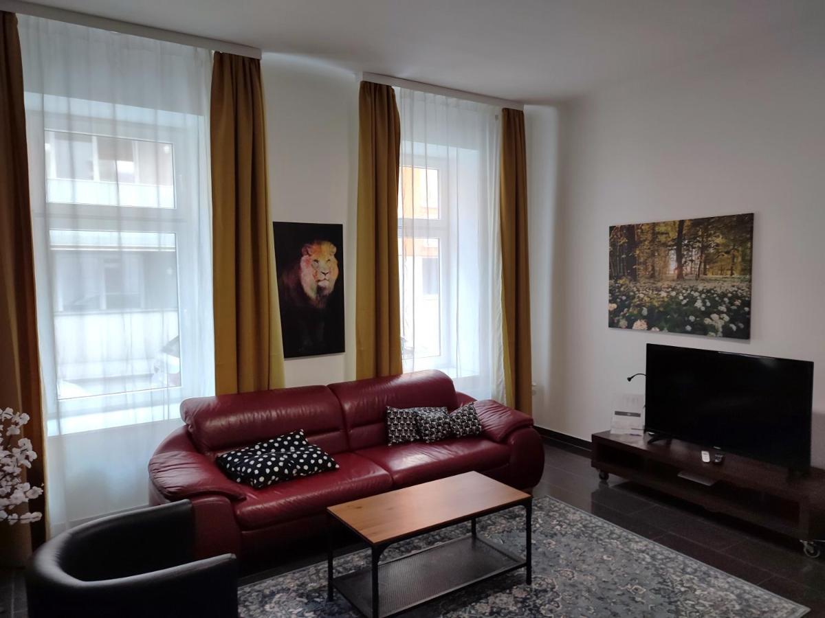 Apartments Near Schoenbrunn Palace Виена Екстериор снимка