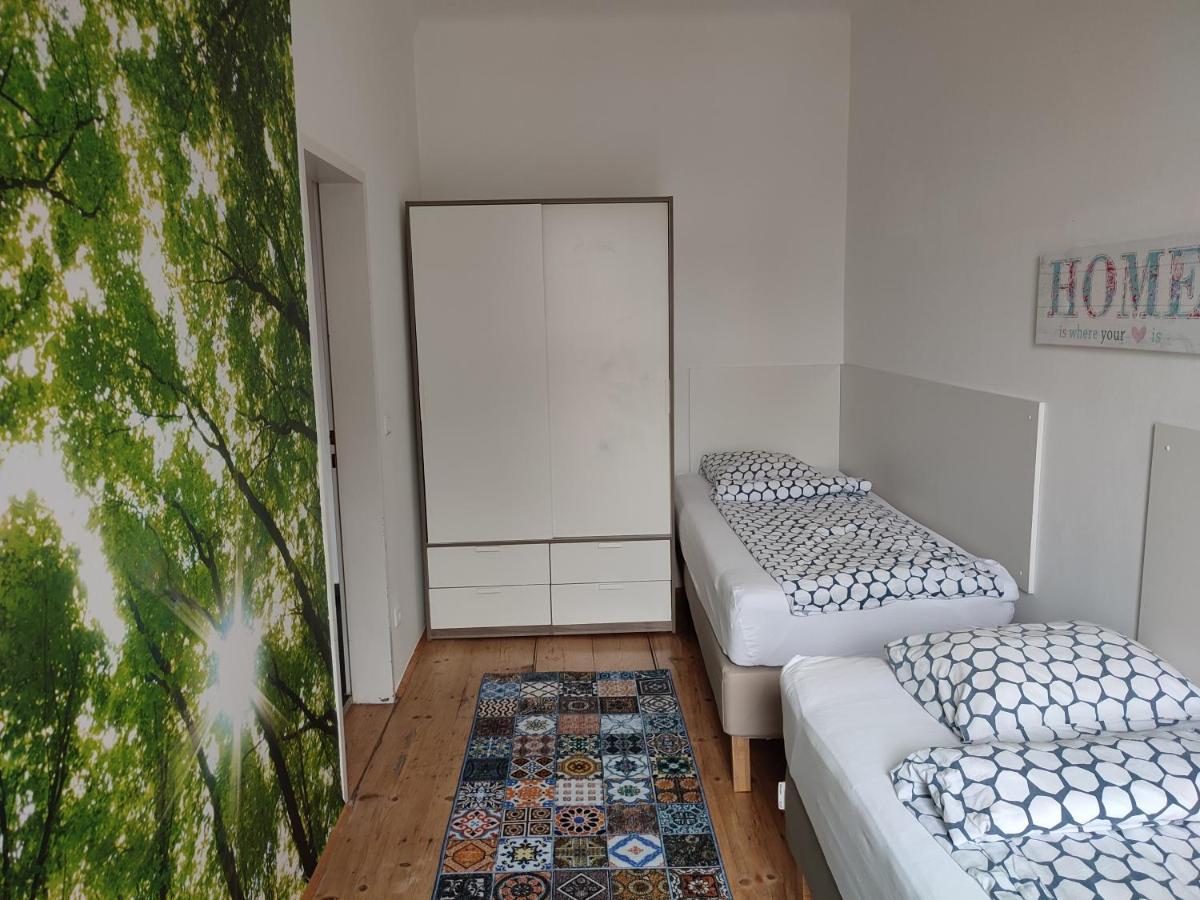 Apartments Near Schoenbrunn Palace Виена Екстериор снимка