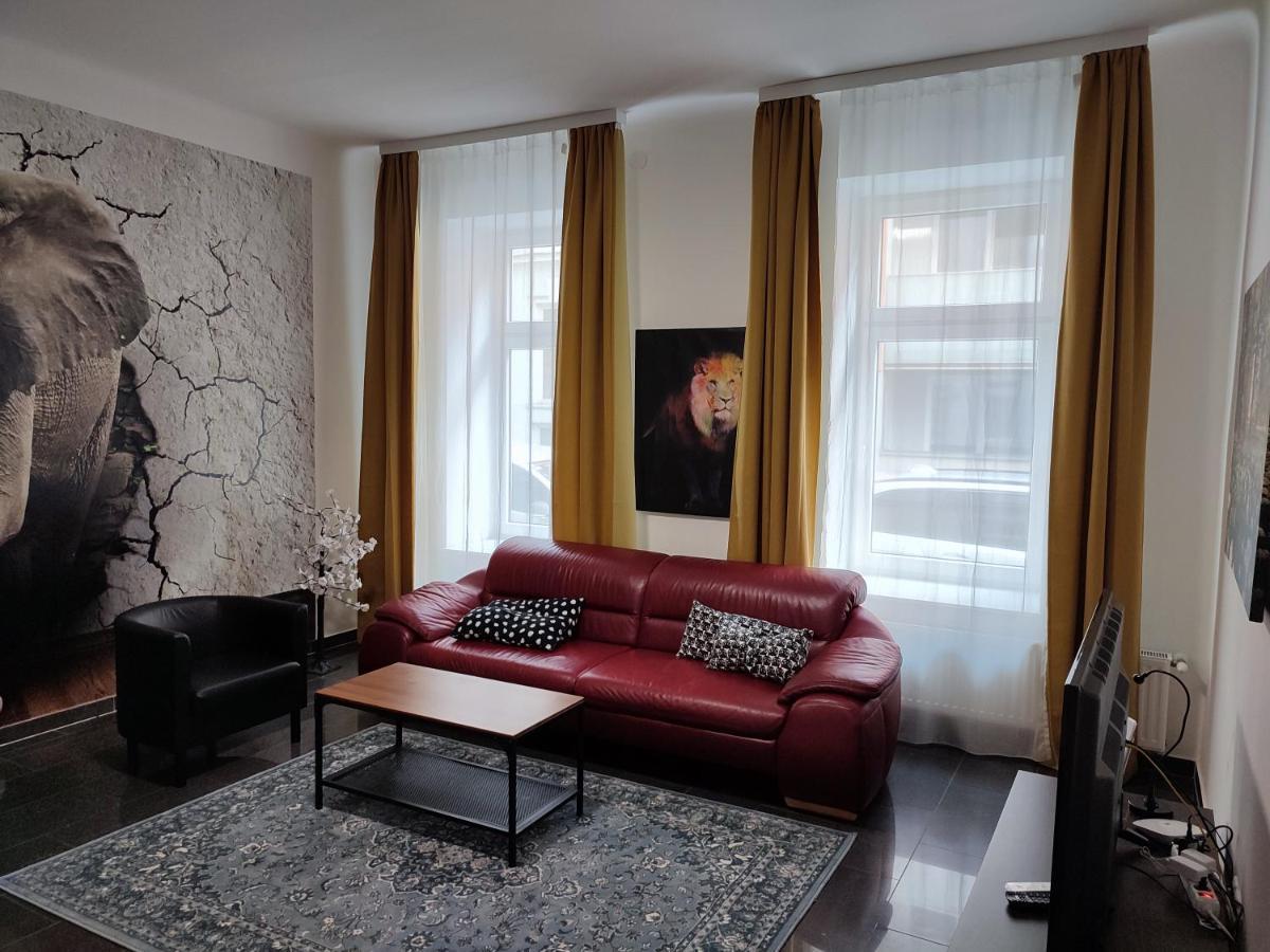 Apartments Near Schoenbrunn Palace Виена Екстериор снимка